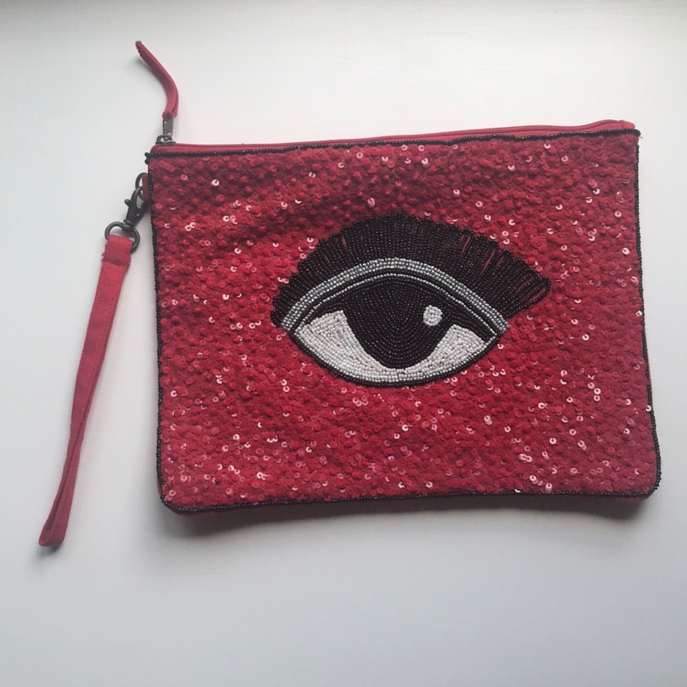 Red Eye Pouch